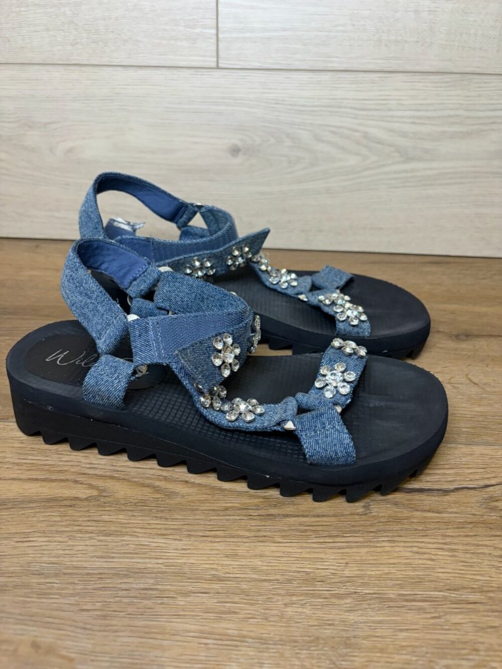 Wild Pair Kudosef Studio Denim Rhinestone Platform Sandals Size 10M